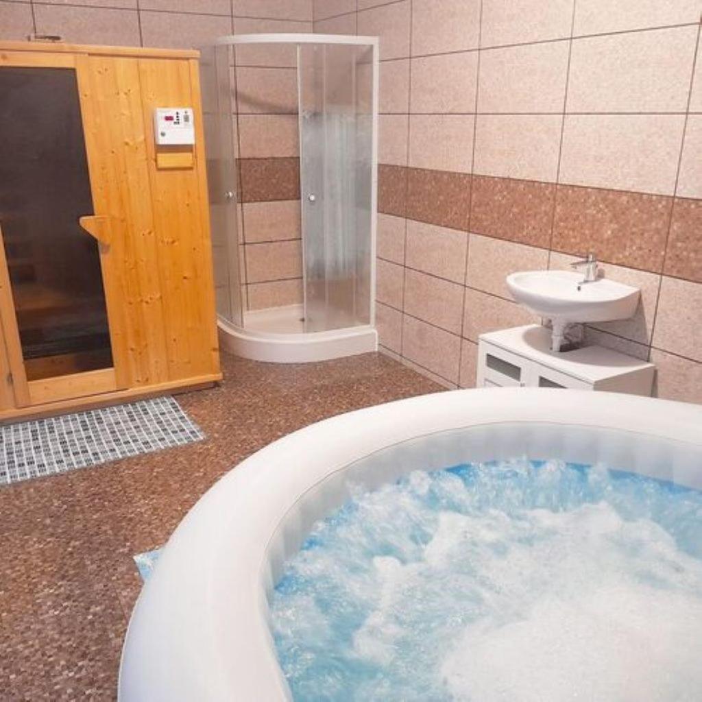 ホテル Matra Wellness Vendeghaz Parádsasvár エクステリア 写真